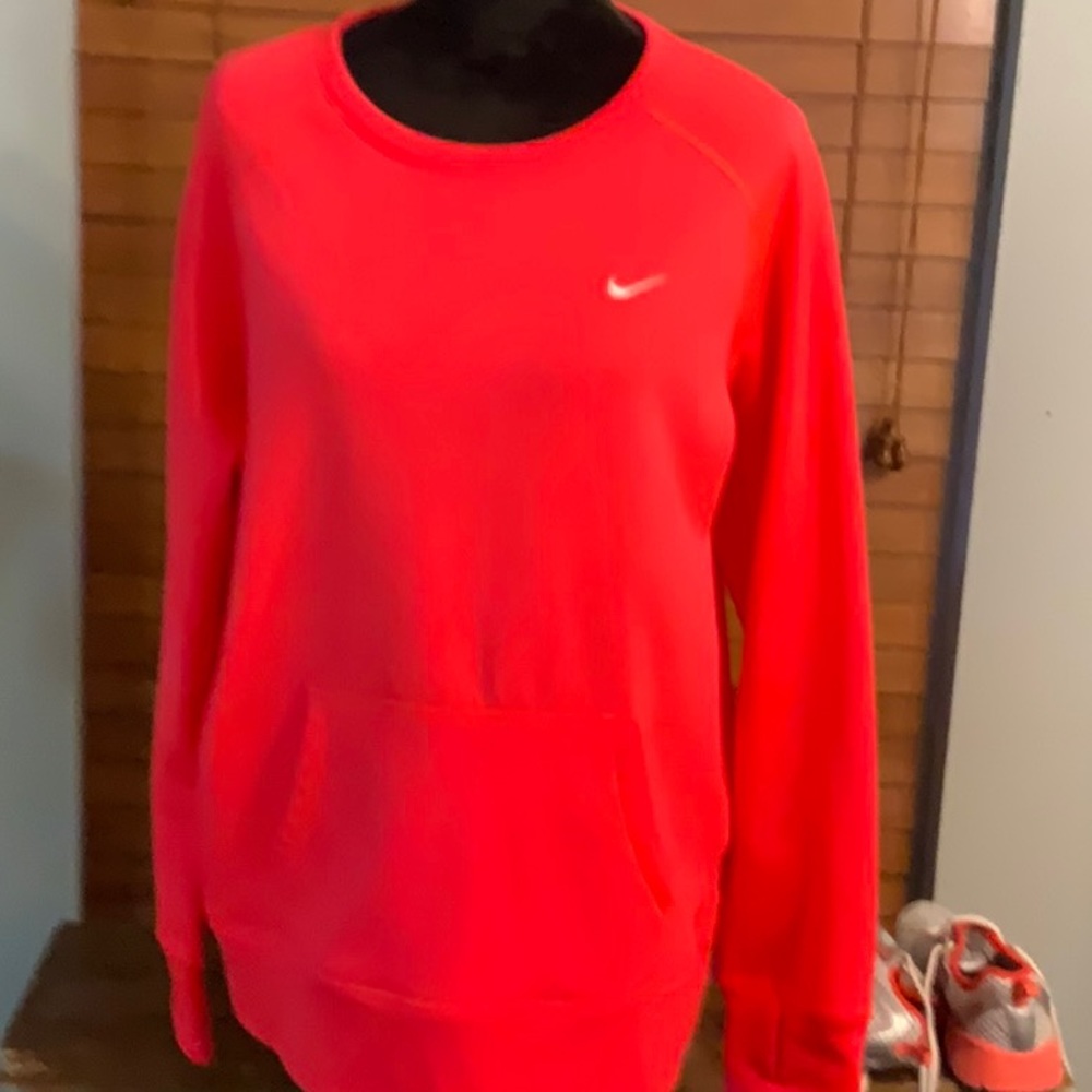 Nike dri fit therma fit  sweatshirt. Size XL. Orange